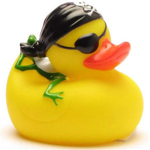 Pirat Quietscheentchen mit Frosch